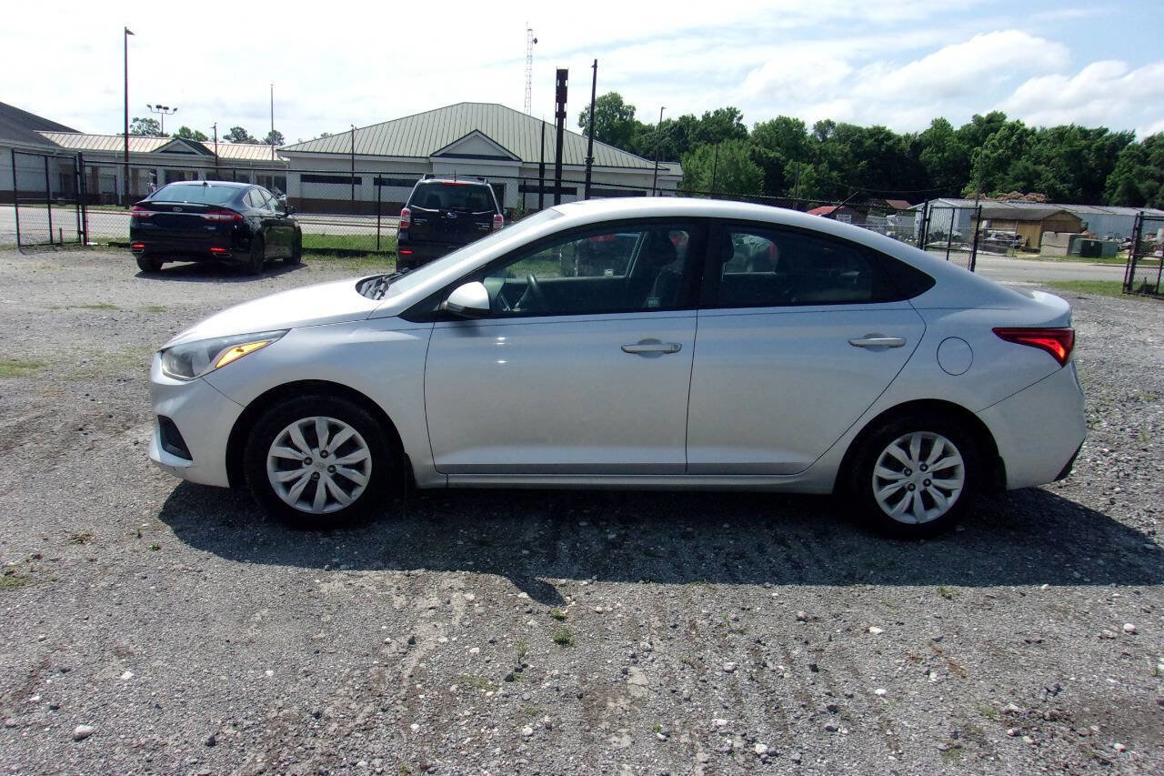 Used 2019 Hyundai Accent SE FWD image 4