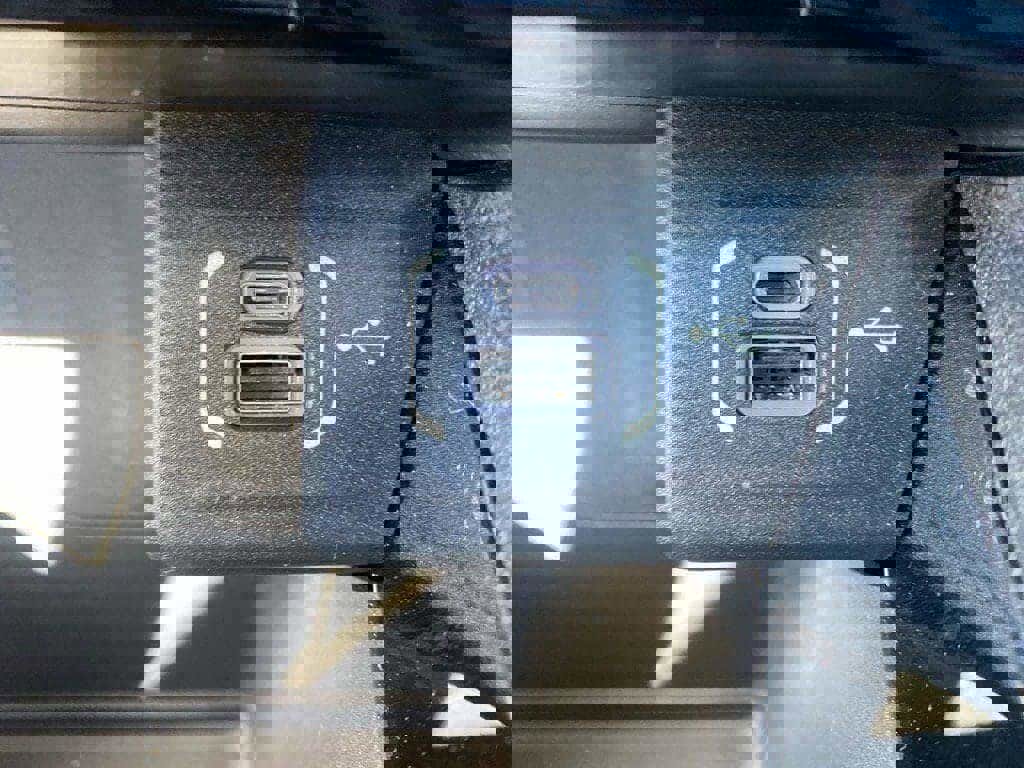 Used 2025 Jeep Compass Limited image 15