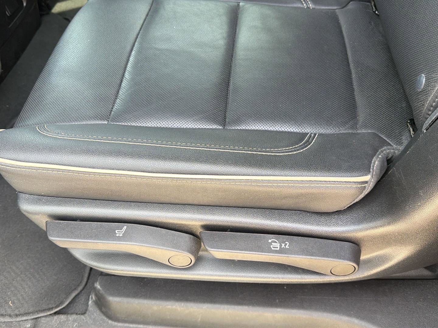 Used 2023 Chevrolet Suburban Premier image 17