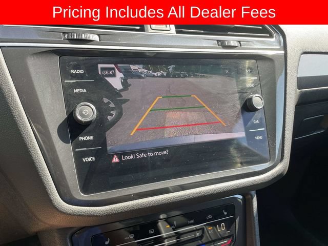 Used 2024 Volkswagen Tiguan SE AWD/4WD image 32