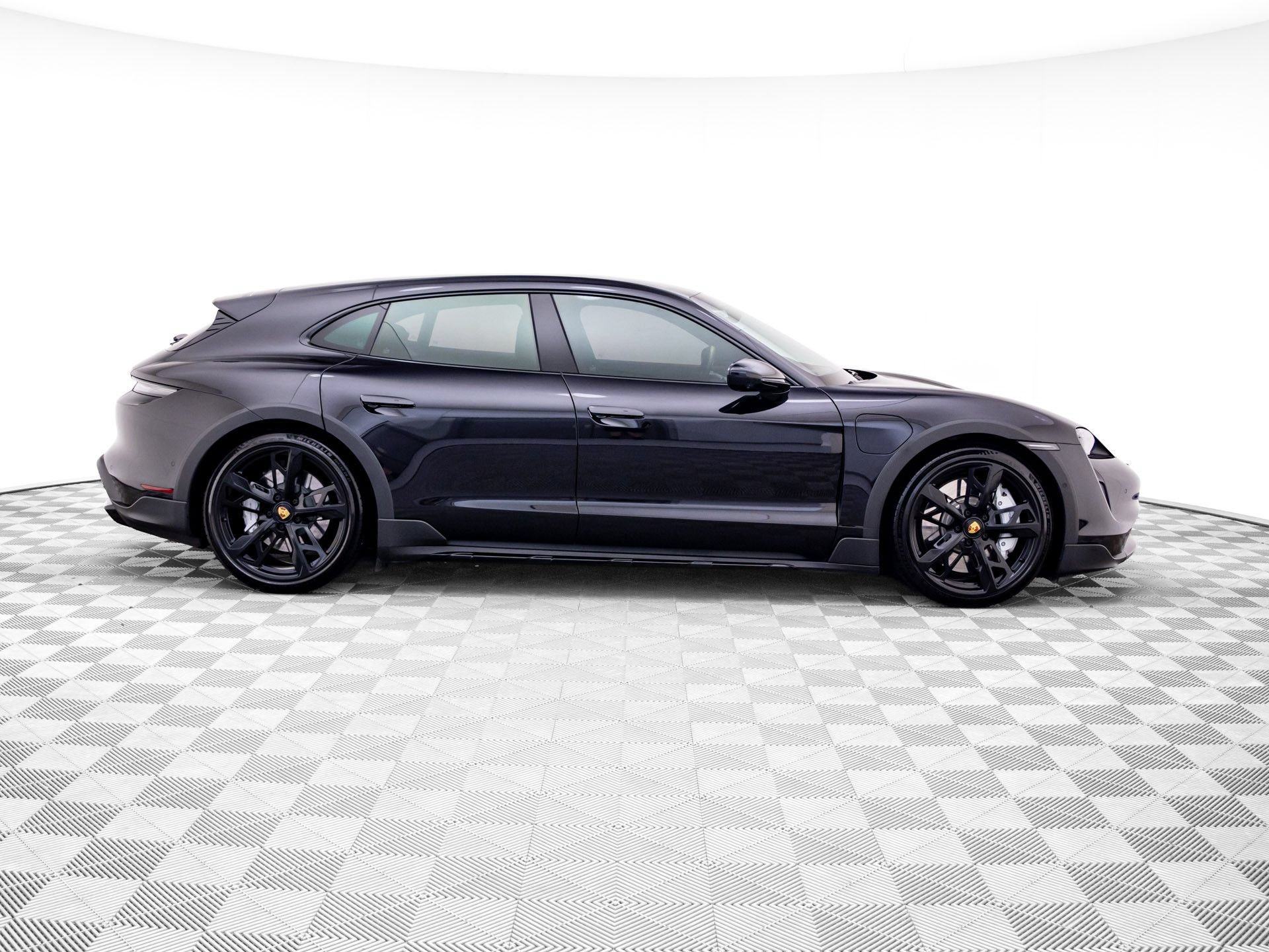 Certified 2023 Porsche Taycan Turbo AWD/4WD image 7