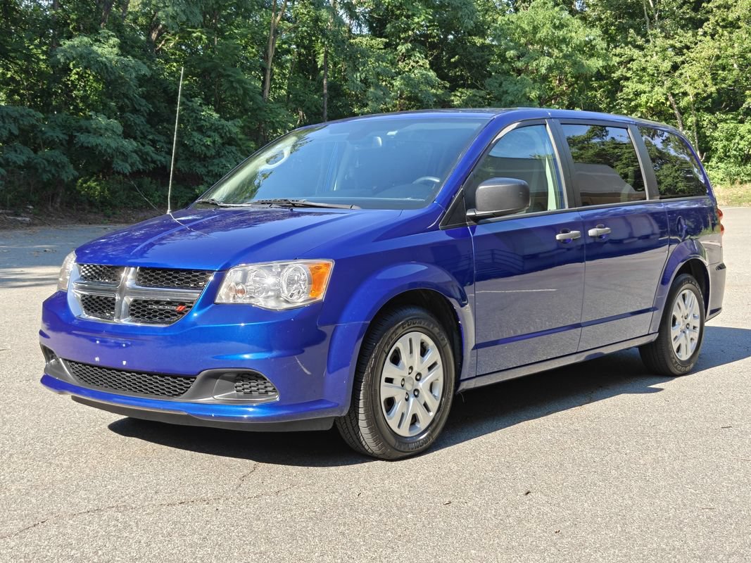 Used 2019 Dodge Grand Caravan SE w/ UConnect Hands-Free Group FWD image 7