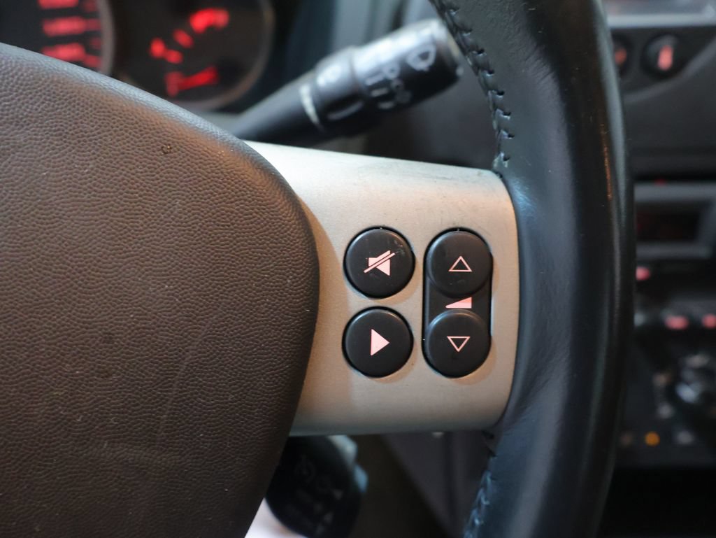 Used 2004 Pontiac Grand Prix GT2 w/ GT Sport Appearance Package FWD image 30