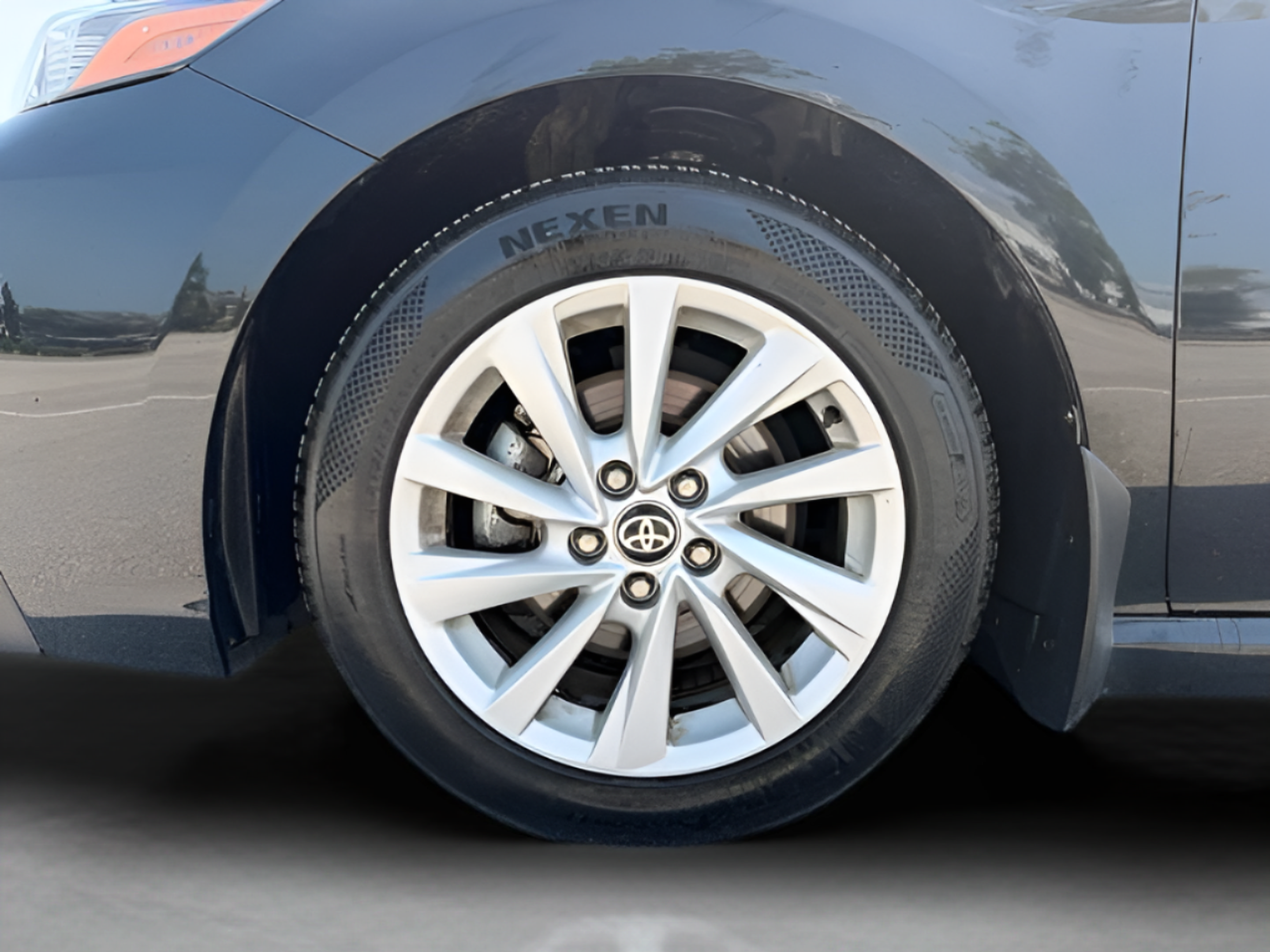 Used 2024 Toyota Camry SE FWD image 31