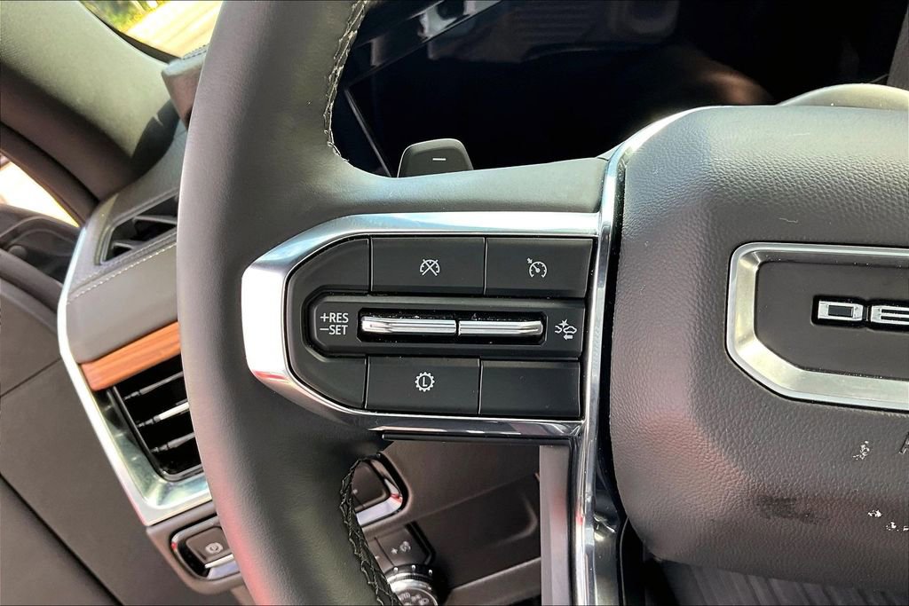 Used 2025 GMC Yukon XL Denali image 11