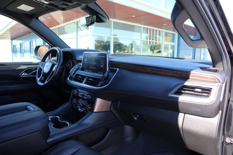 Used 2021 Chevrolet Suburban High Country w/ Premium Package image 23