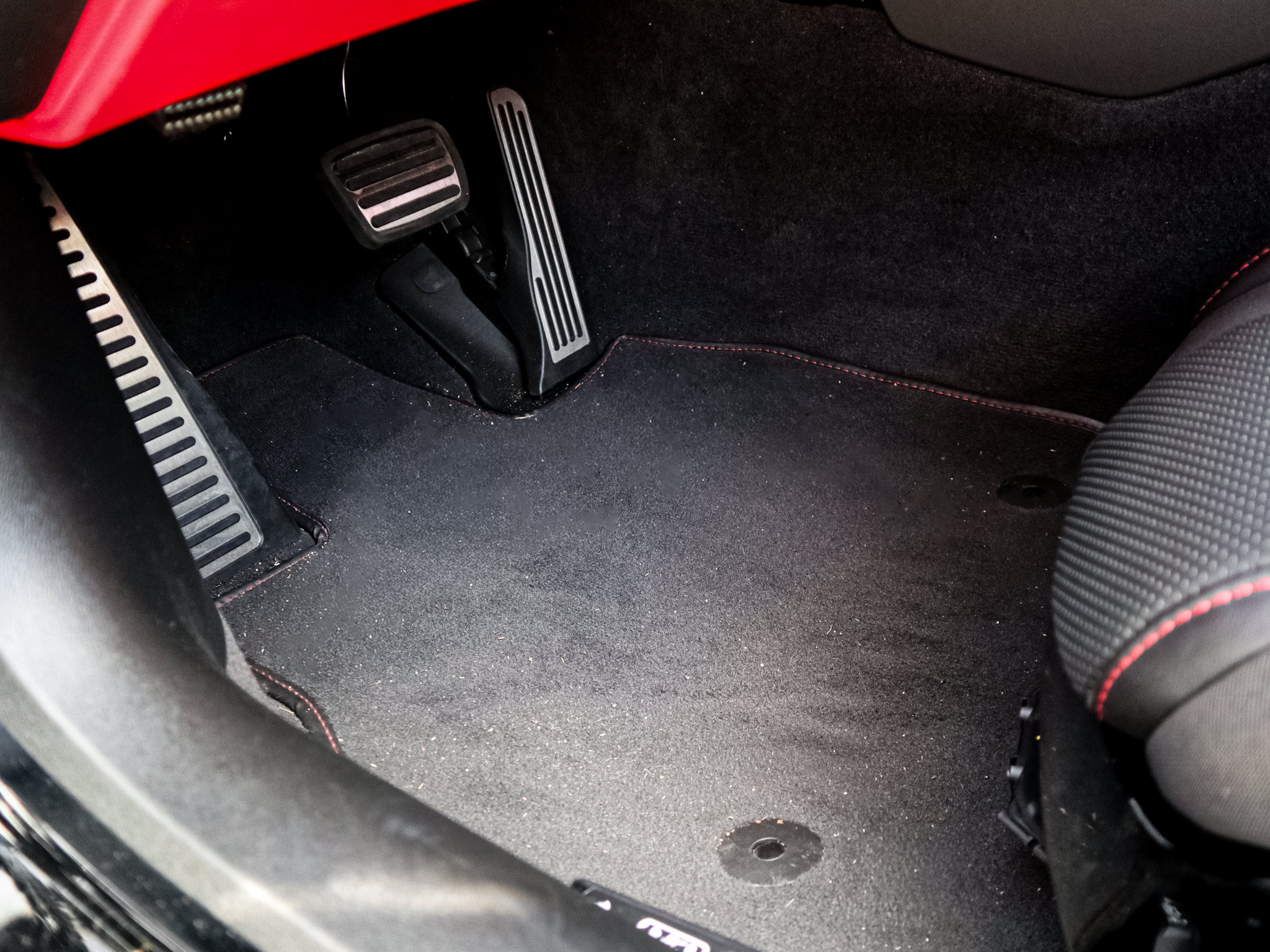 Used 2024 Chevrolet Corvette Z06 RWD image 16