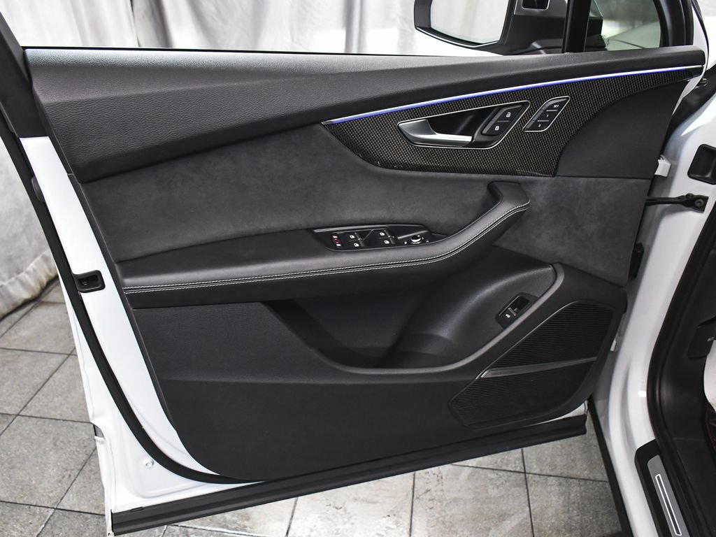 Used 2024 Audi SQ7 Prestige w/ Prestige Package AWD/4WD image 9