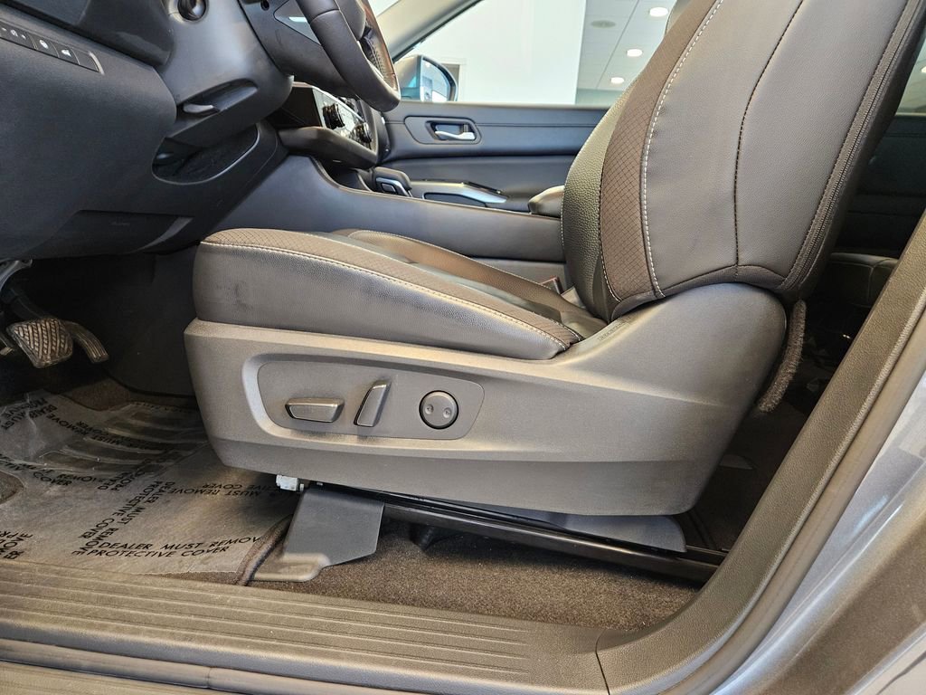 Certified 2023 Nissan Pathfinder SL image 15