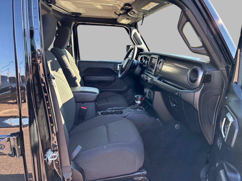 Used 2023 Jeep Wrangler Unlimited Sport AWD/4WD image 9
