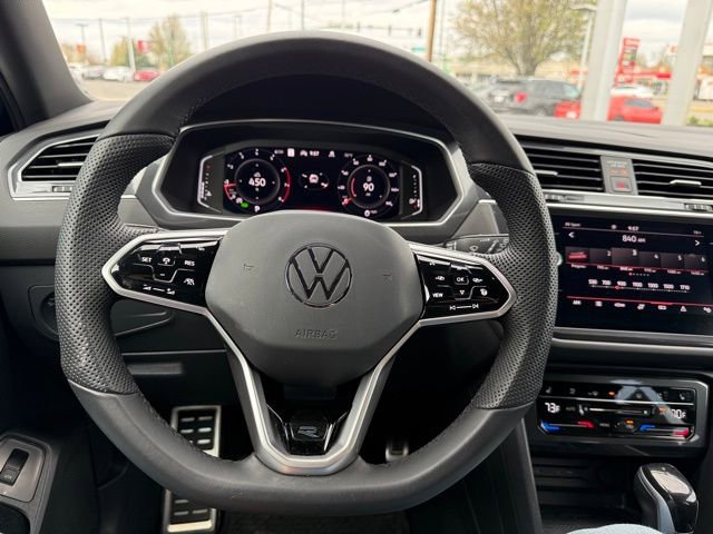 Used 2022 Volkswagen Tiguan SEL R-Line image 34