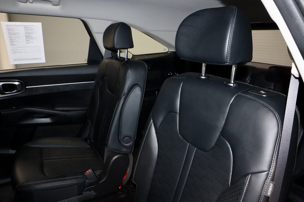 Used 2025 Kia Sorento EX image 23