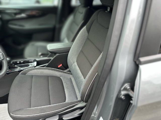 Used 2025 Chevrolet TrailBlazer LT AWD/4WD image 14