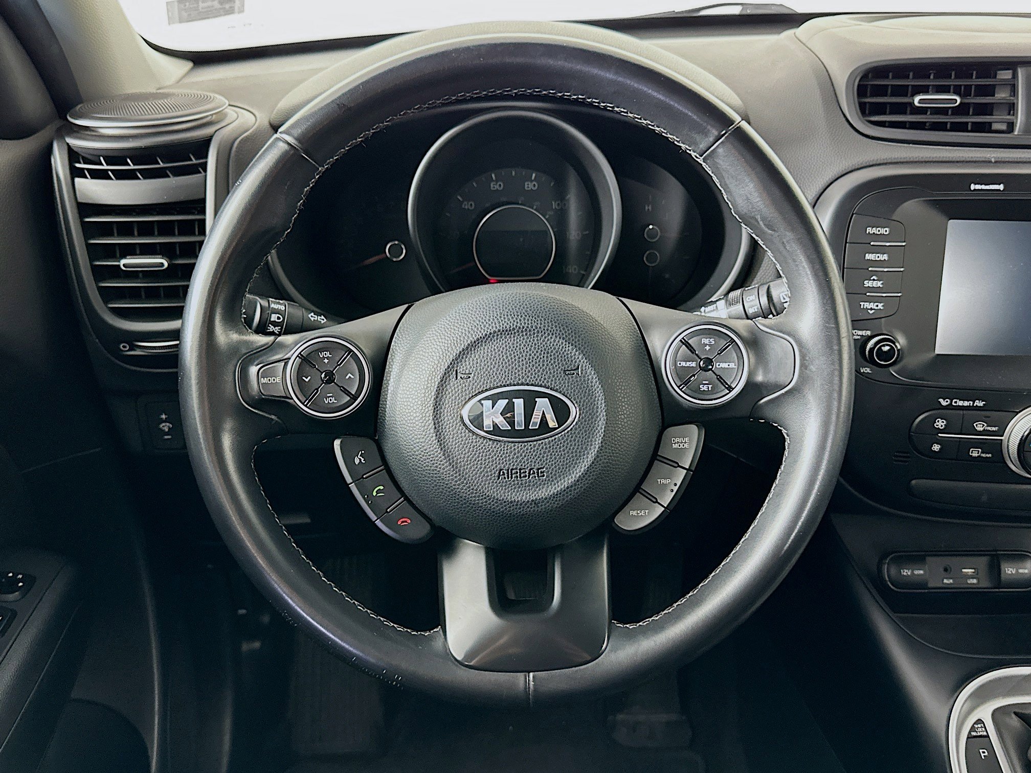 Used 2018 Kia Soul + image 17