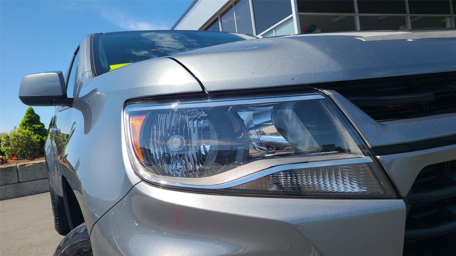 Used 2022 Chevrolet Colorado LT w/ LT Convenience Package AWD/4WD image 2