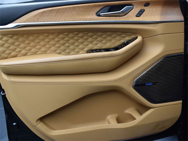 Used 2023 Jeep Grand Cherokee L Summit image 17