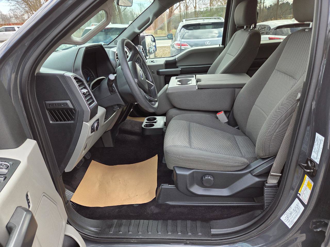 Used 2017 Ford F150 XLT AWD/4WD image 22
