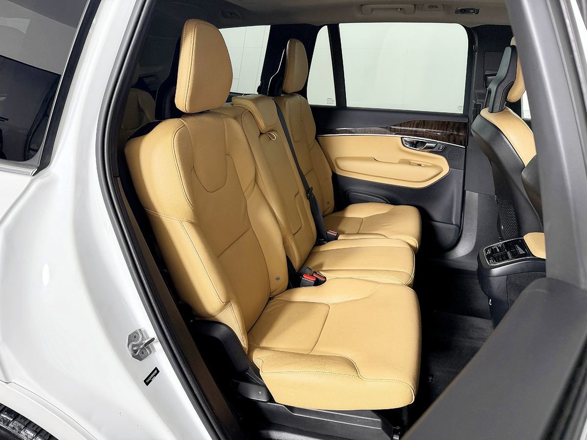 Used 2016 Volvo XC90 T6 Momentum w/ Momentum Plus Package AWD/4WD image 43