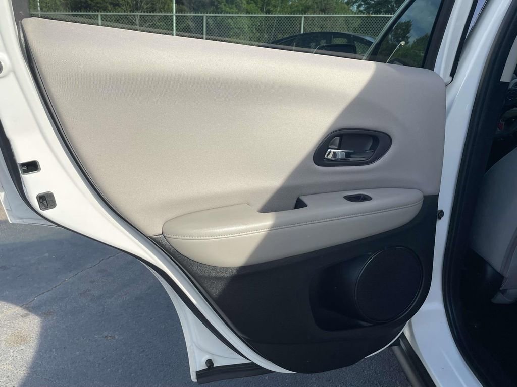 Used 2017 Honda HR-V LX image 16