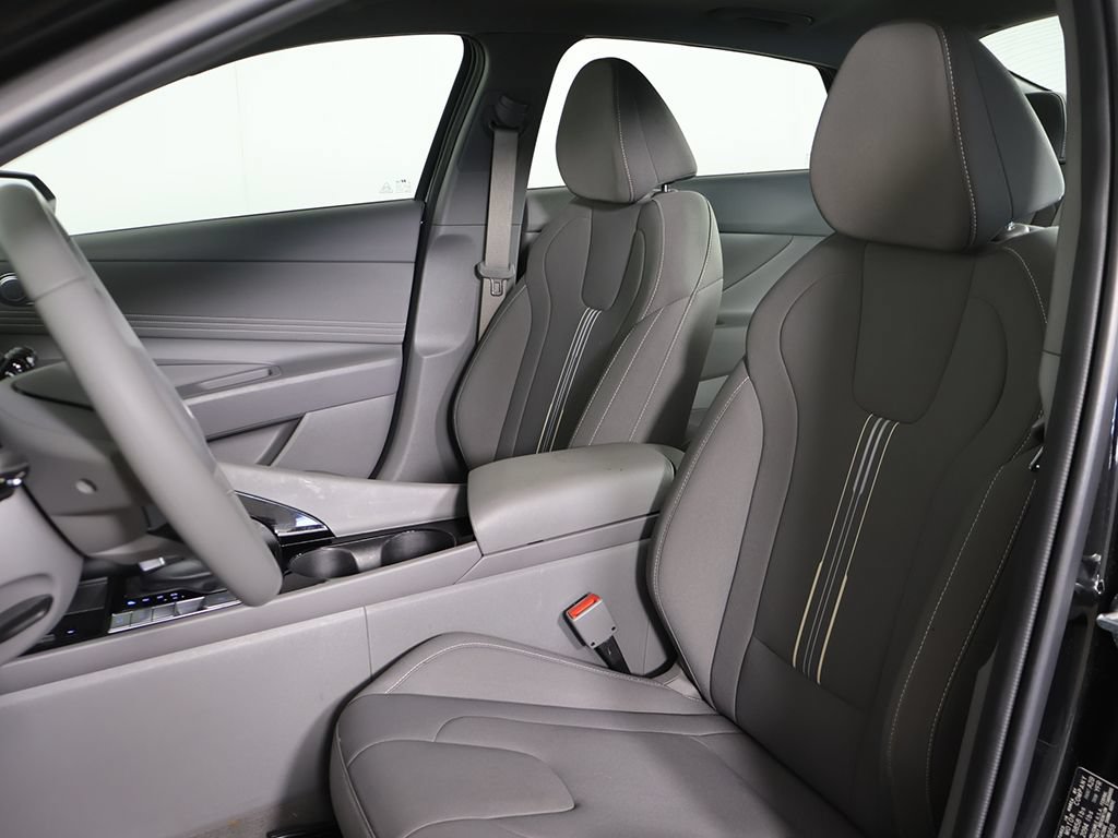 Used 2024 Hyundai Elantra SEL w/ Convenience Package FWD image 28