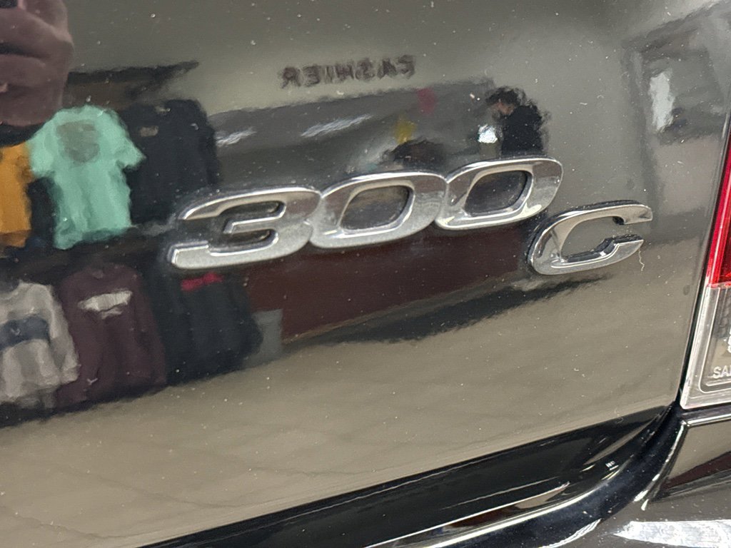 Used 2023 Chrysler 300 C image 7