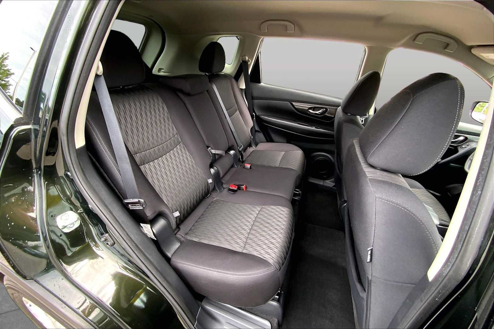 Used 2019 Nissan Rogue SV AWD/4WD image 19