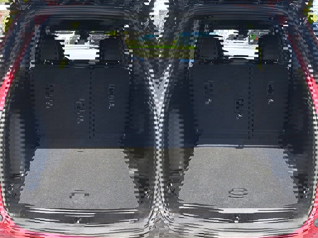 New 2025 Jeep Grand Cherokee Altitude image 12