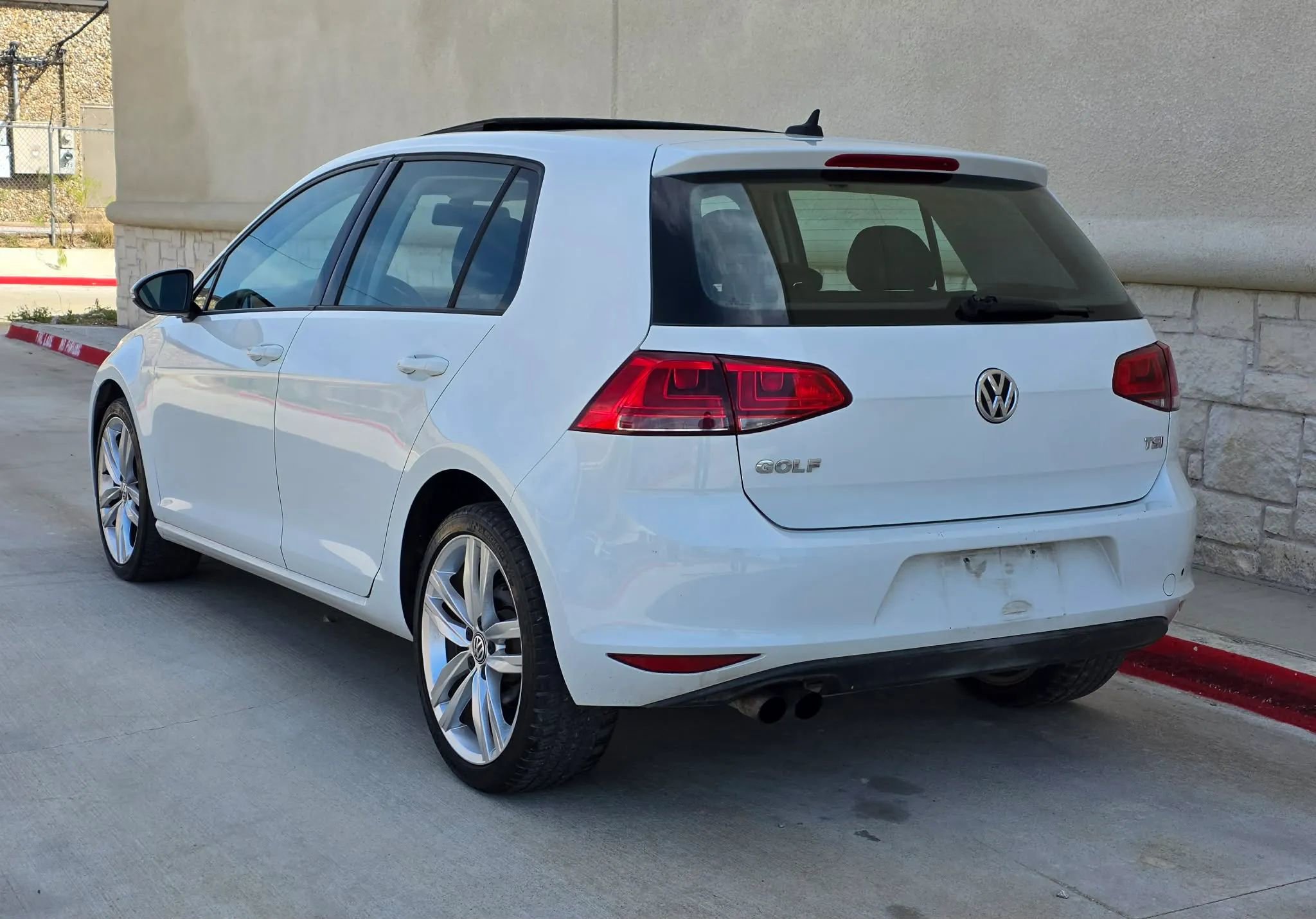 Used 2015 Volkswagen Golf S image 5