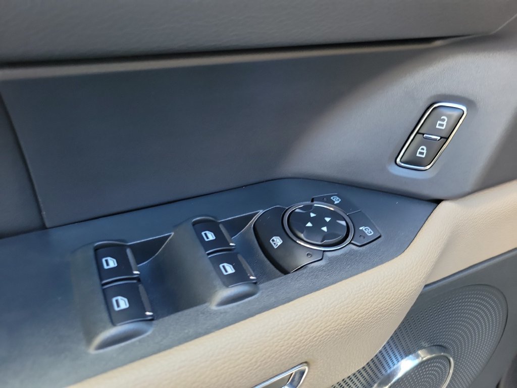 Certified 2023 Ford Expedition XLT RWD image 16