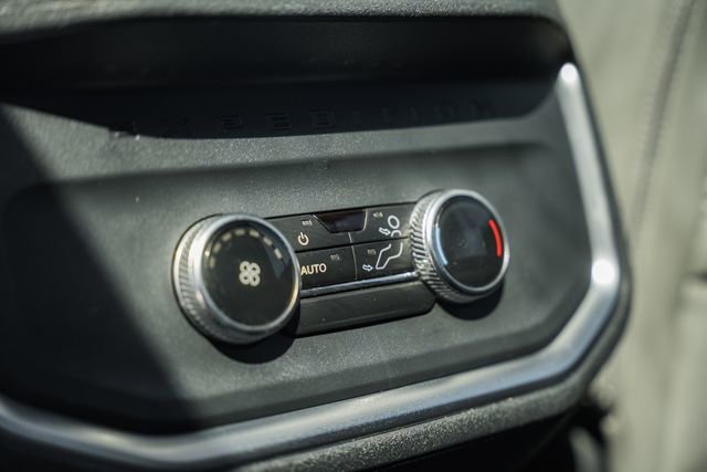 Used 2025 Ford Expedition Active image 48