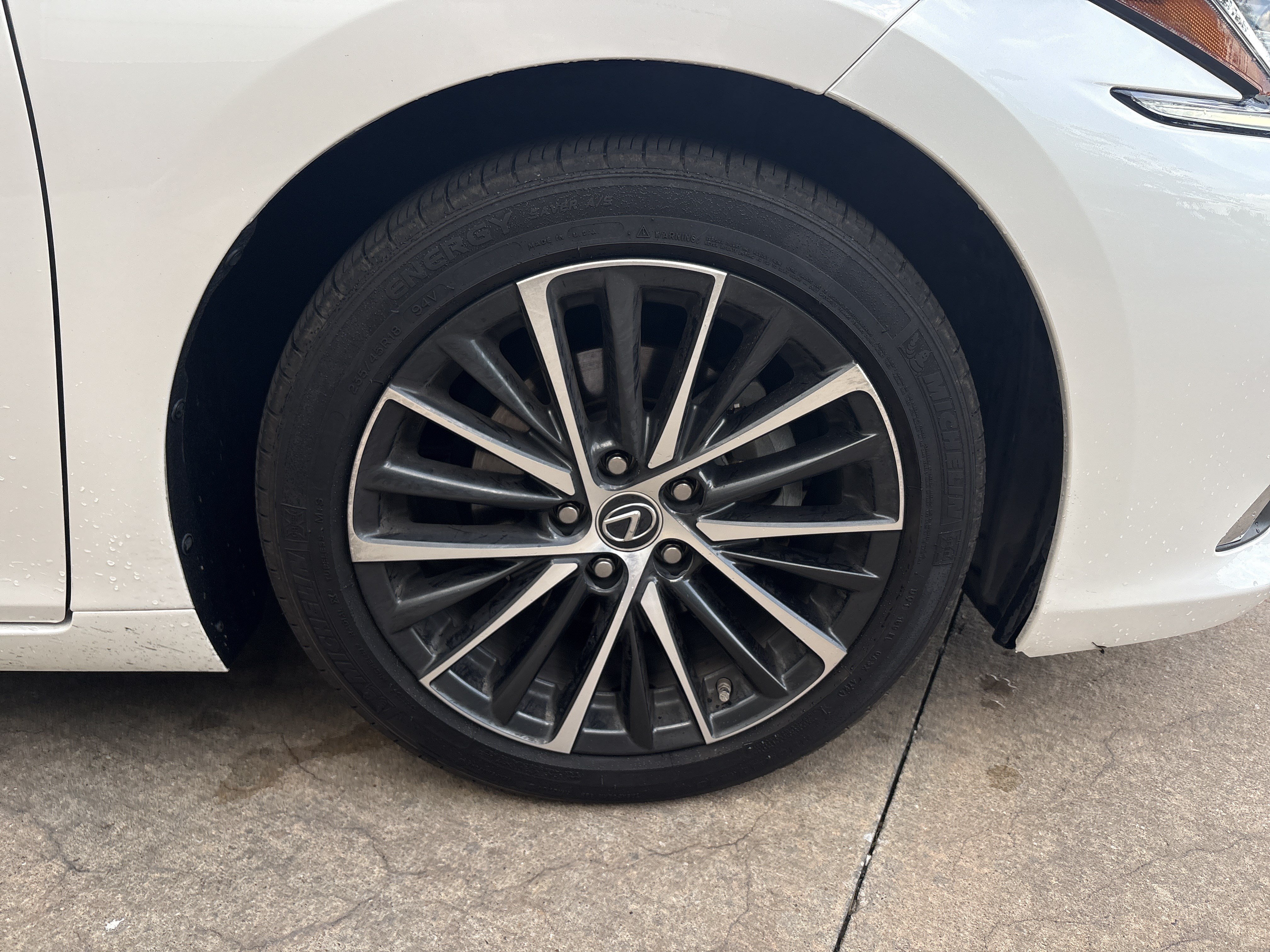 Used 2024 Lexus ES 300h w/ Premium Package FWD image 13