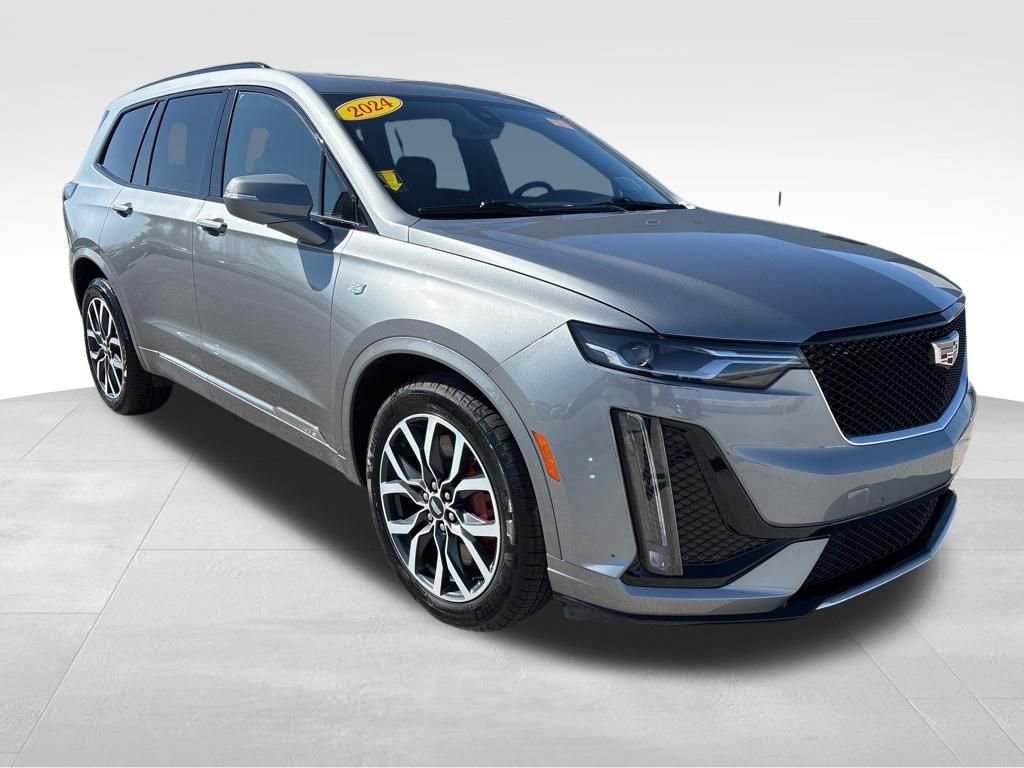 Used 2024 Cadillac XT6 Sport image 3