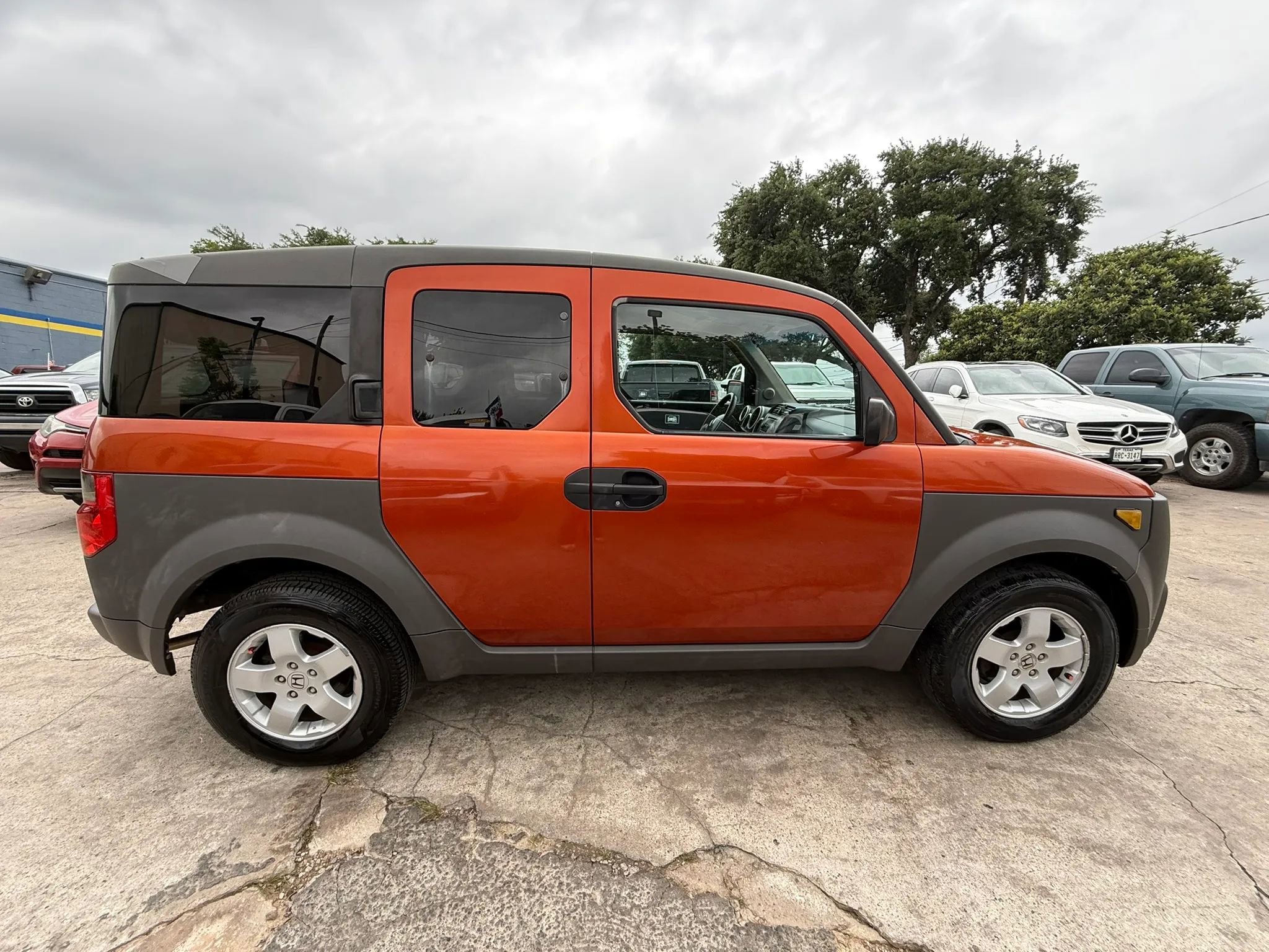 Used 2003 Honda Element EX image 8