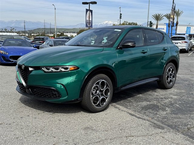 New 2025 Alfa Romeo Tonale w/ Premium Package image 3