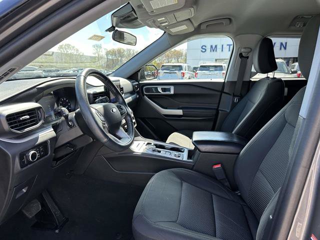 Used 2023 Ford Explorer XLT AWD/4WD image 12