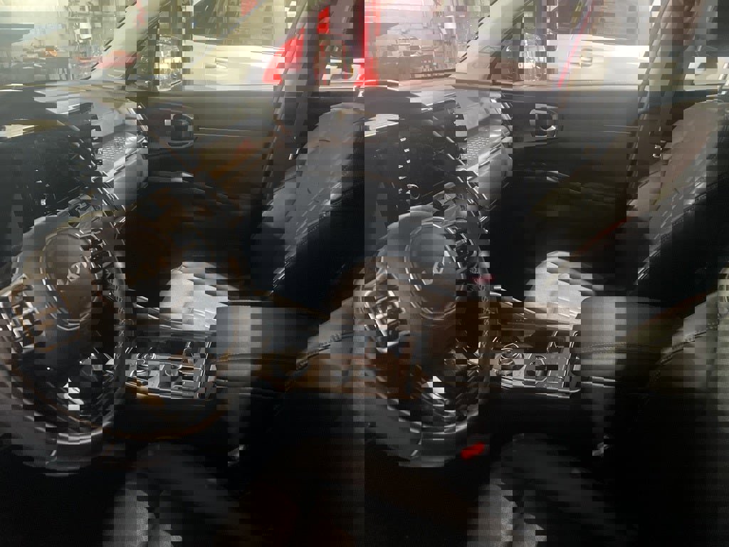 Used 2022 Kia Sorento S image 4