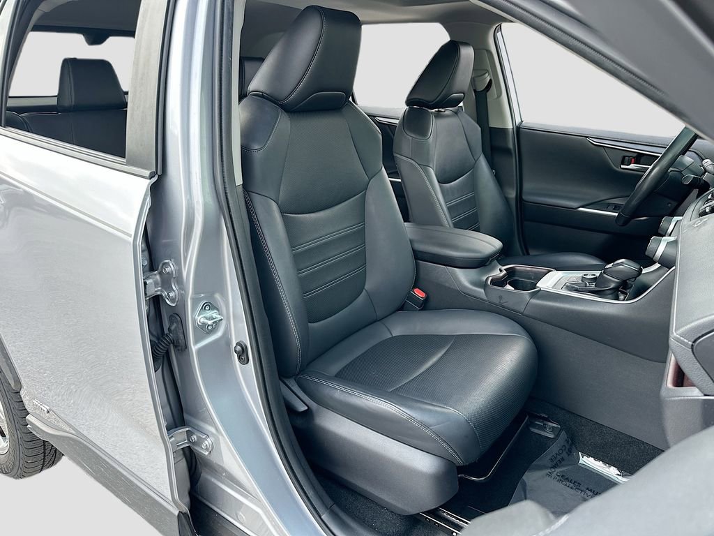 Used 2020 Toyota RAV4 Limited w/ Limited Grade Weather Package image 27