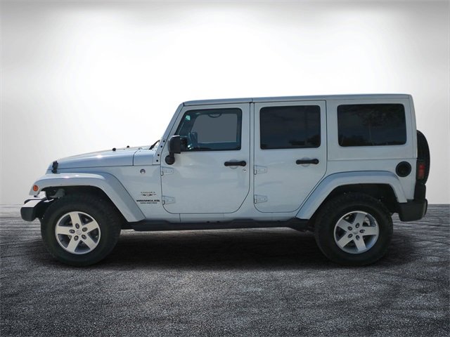 Used 2017 Jeep Wrangler Unlimited Sahara w/ Connectivity Group image 7