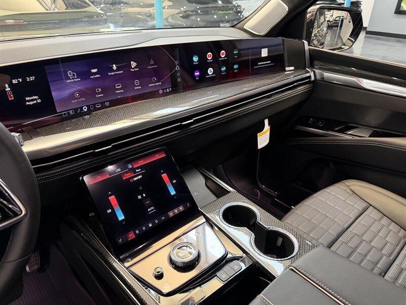 Used 2026 Cadillac Escalade V w/ LPO, ONYX Package AWD/4WD image 16
