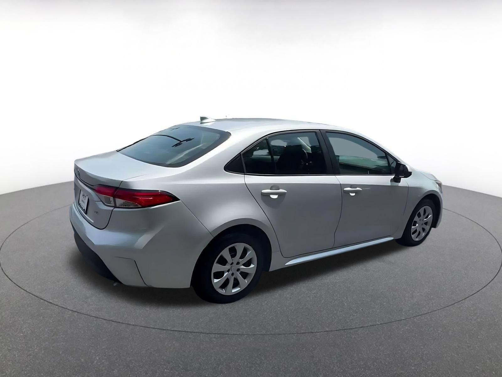 Used 2025 Toyota Corolla LE FWD image 15