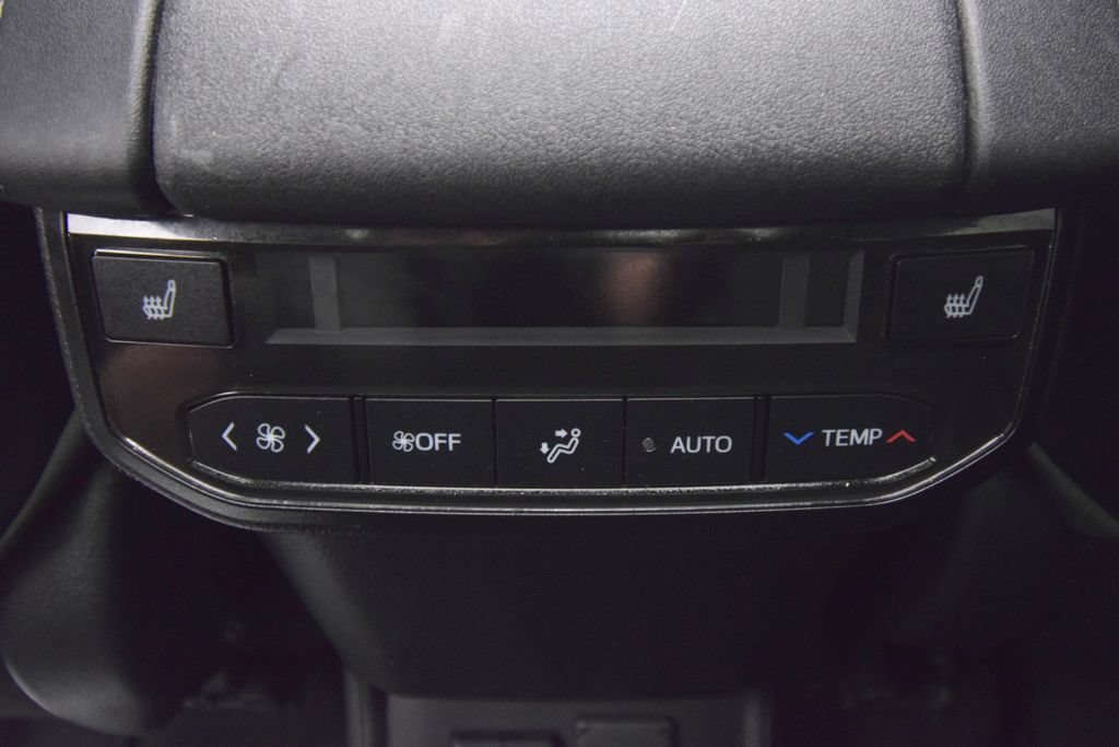 Used 2020 Toyota Highlander Platinum AWD/4WD image 43