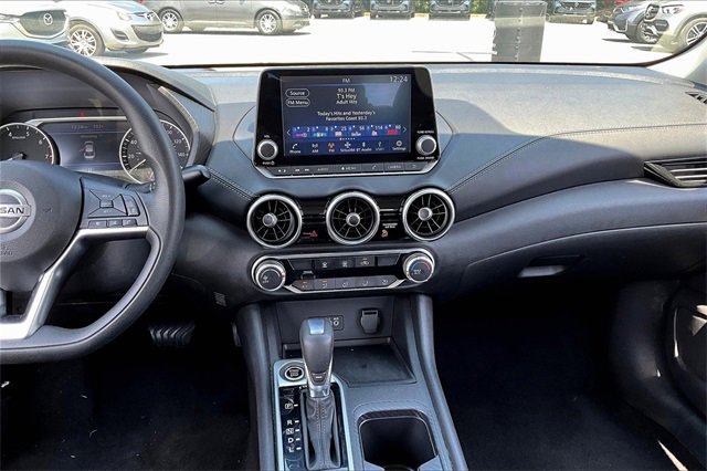 Used 2023 Nissan Sentra SV image 9