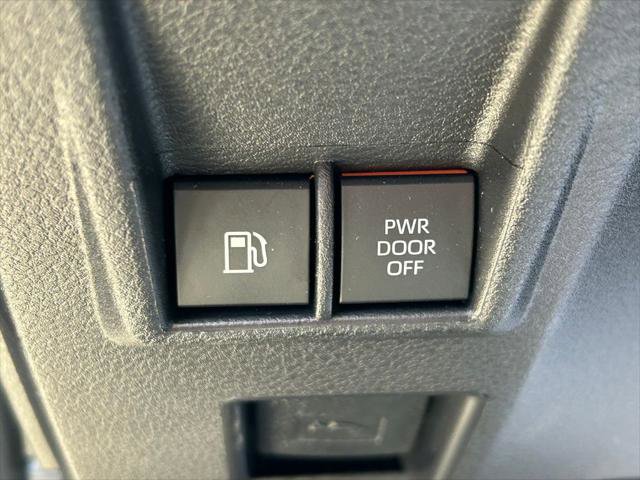 Certified 2025 Toyota Sienna XSE image 28