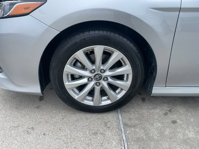 Used 2018 Toyota Camry LE FWD image 33