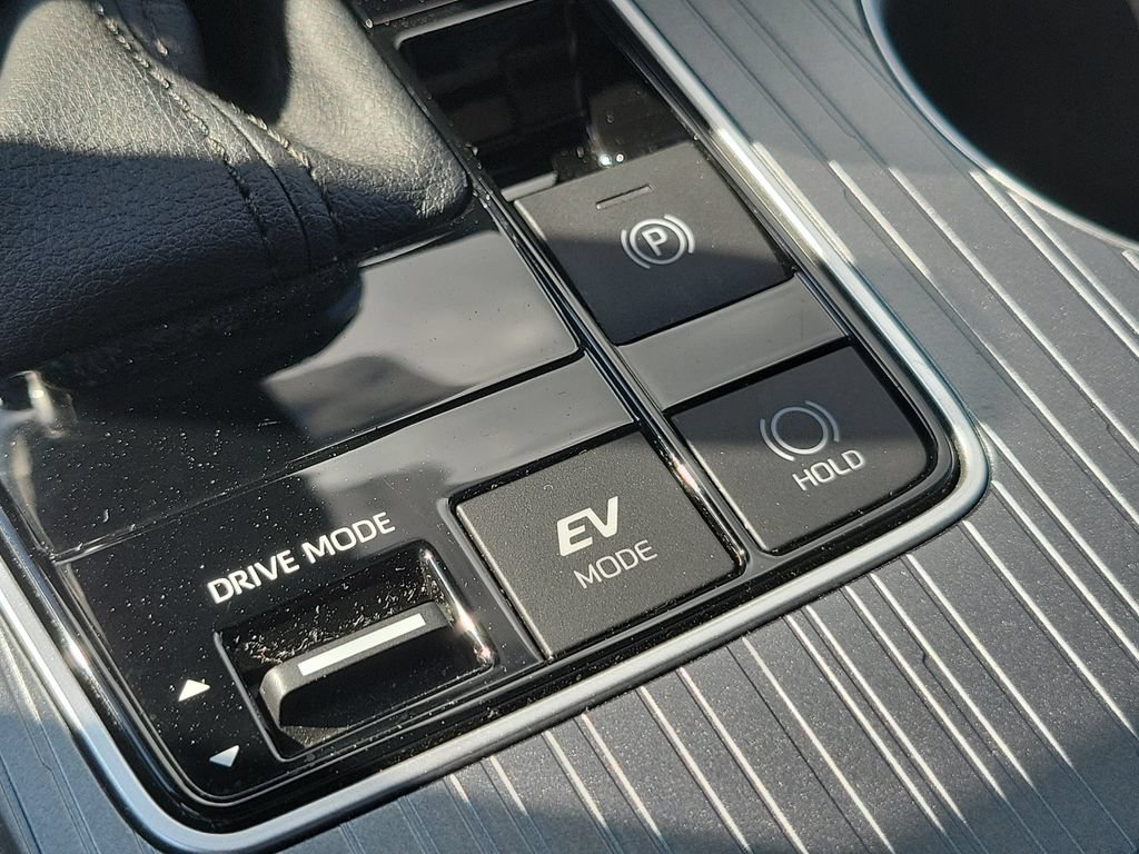 Used 2023 Toyota Sienna XLE Woodland Edition AWD/4WD image 39