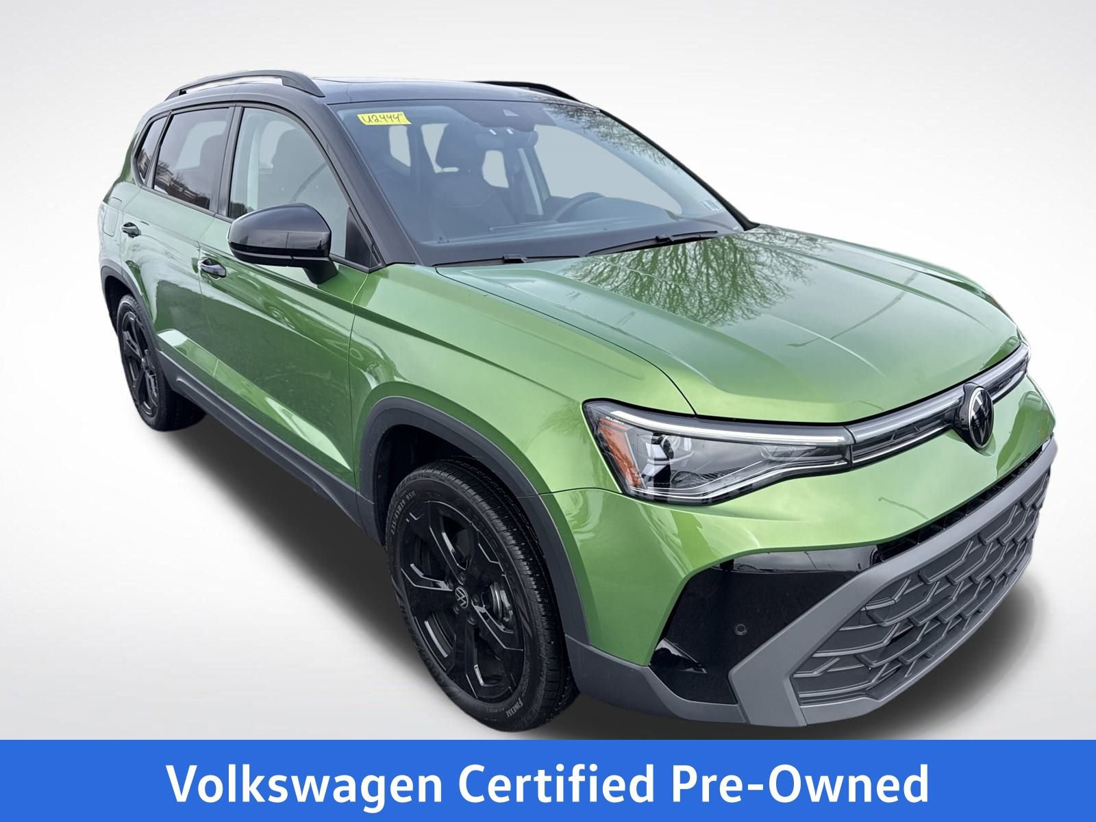 Certified 2025 Volkswagen Taos SE image 8