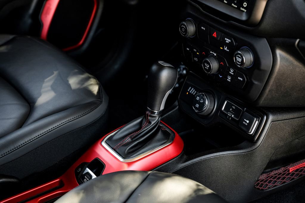 Used 2021 Jeep Renegade Trailhawk image 32