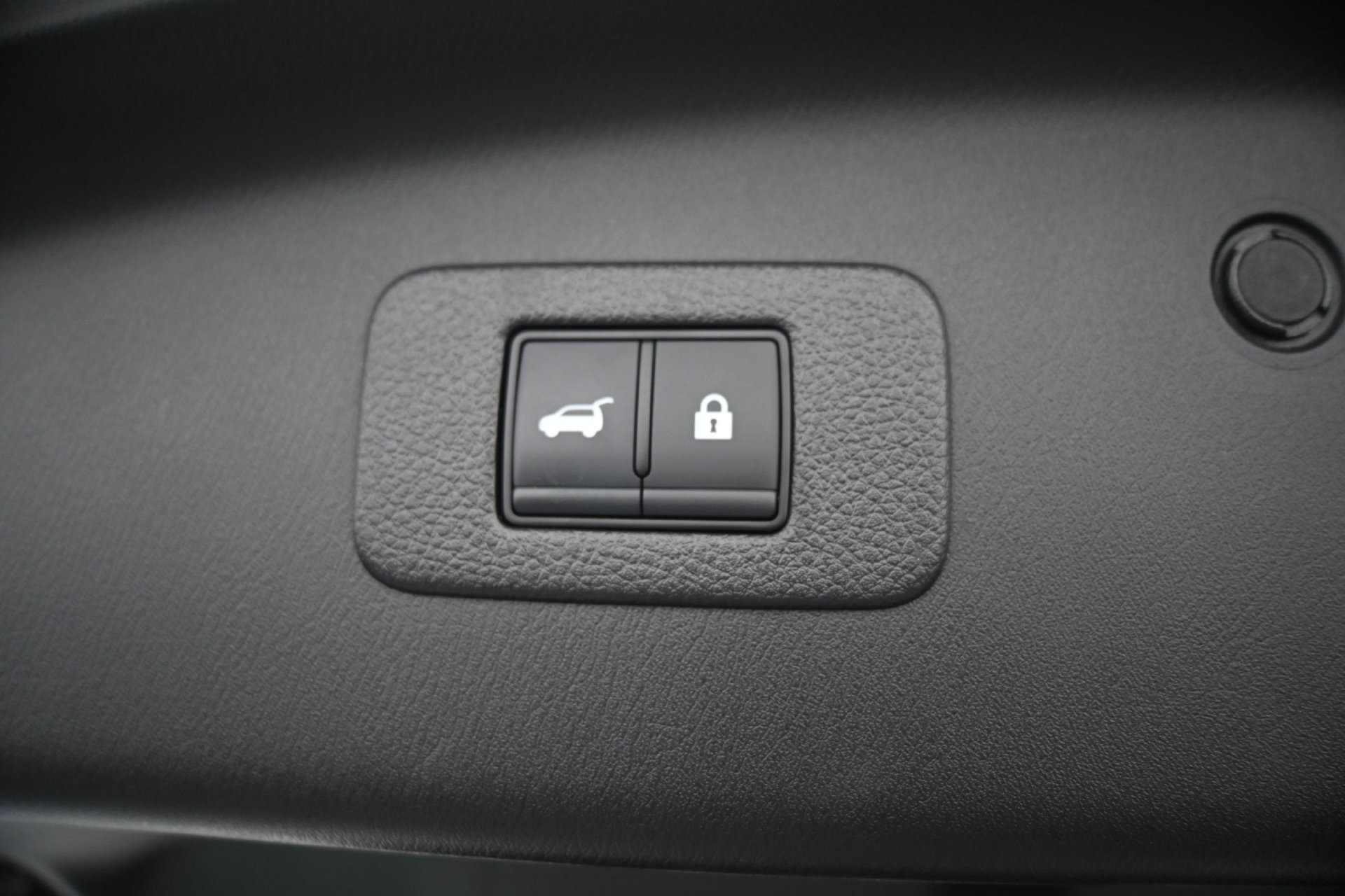 Used 2024 Nissan Armada Platinum w/ Captain's Chairs Package AWD/4WD image 17