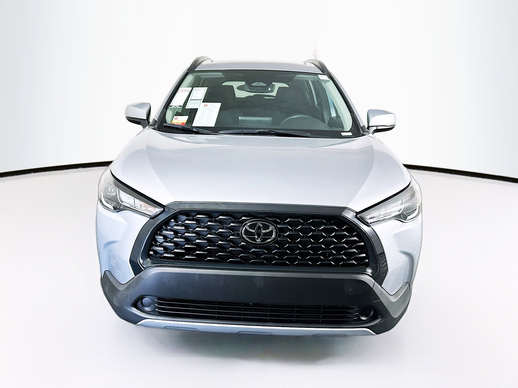 Used 2024 Toyota Corolla Cross LE w/ Moonroof Package image 8