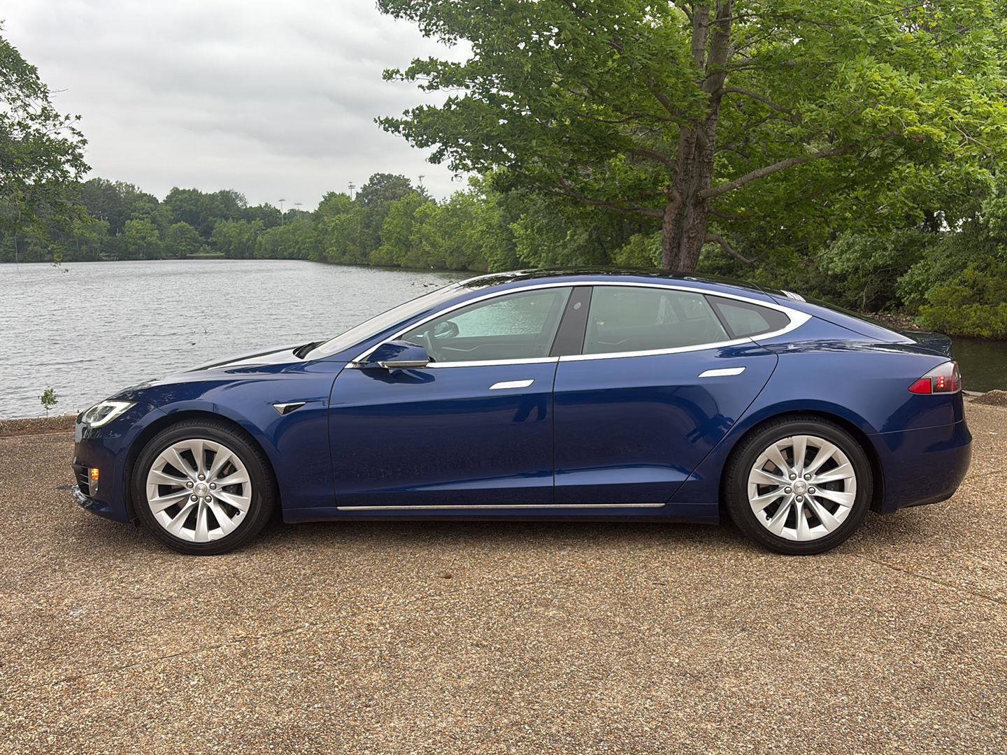 Used 2019 Tesla Model S 100D AWD/4WD image 10